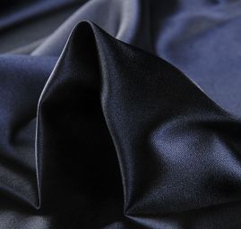 Satén pružný jemný tmavě modrý