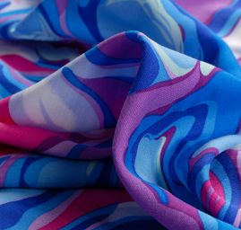 Viskozová šatová látka retro decor modrá