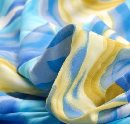 Viskozová šatová látka motiv tahy štětcem modrá