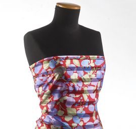 Satén šifon květinový vzor červenomodrý