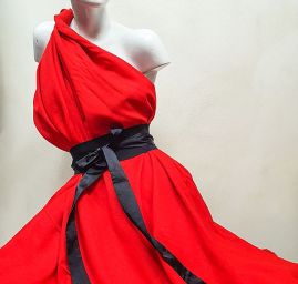 Len pružný středně silný červený