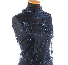 Krajka výšivka na tylu korálky/flitry/rokajl  tm.modrá