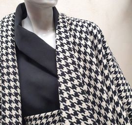 Kostýmová látka vzor pepito bíločerná