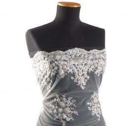 Krajka výšivka na tylu s korálky rokajlem flitry bílá