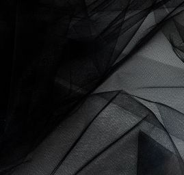 Šatový tyl černý