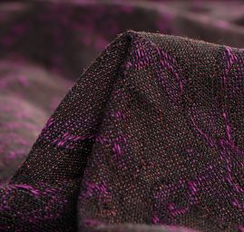 Kostýmová látka Art Fabrics girlandy fialová